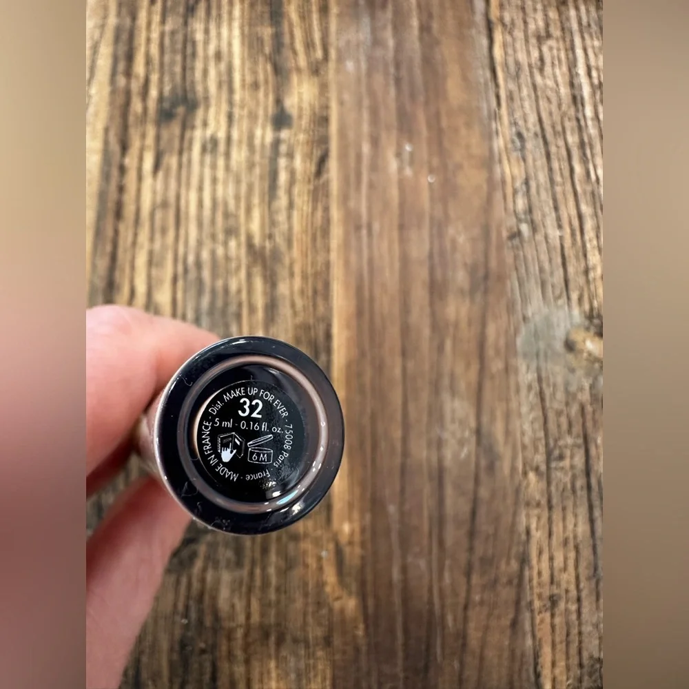 Makeup Forever Ultra HD Concealer — Light Beige with Black Cap